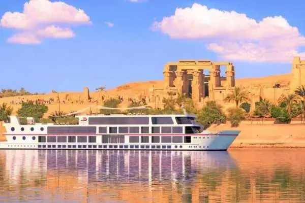 Best Dahabiya Nile Cruises: Discover Luxury Sailing Between Luxor and Aswan