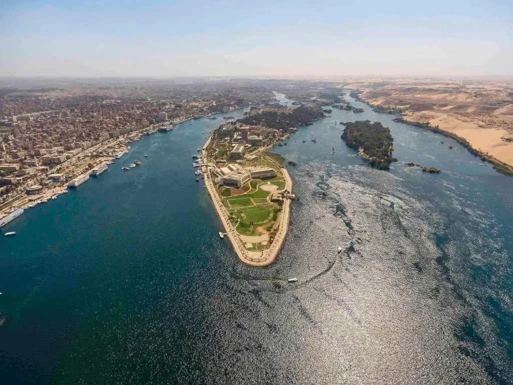 ソラ・ダハビーヤでアスワンからルクソールへ航行するユニークな方法