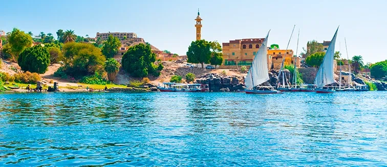Les Meilleurs Temples Visités Pendant le Voyage en Sola Dahabiya