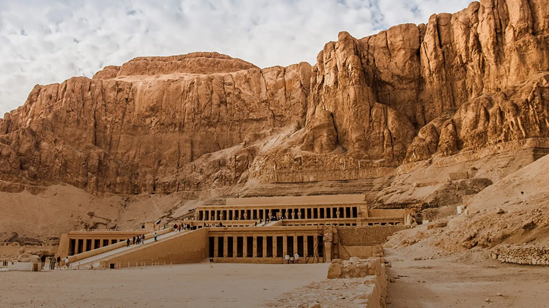 Unexpected Places You Can Experience on a Sola Dahabiya Nile Cruise